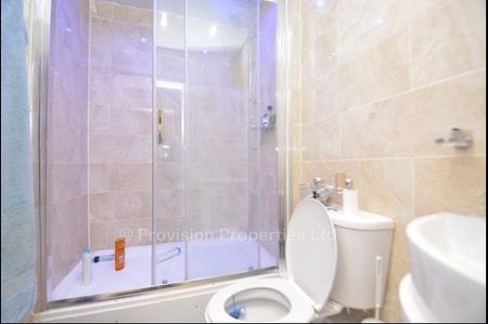 9 Bedroom Student House Leeds - Photo 4