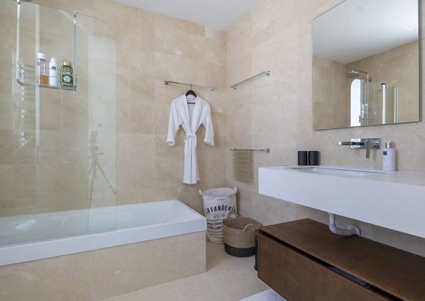 Luxury Villa for rent in Marbella Del Este, Spain