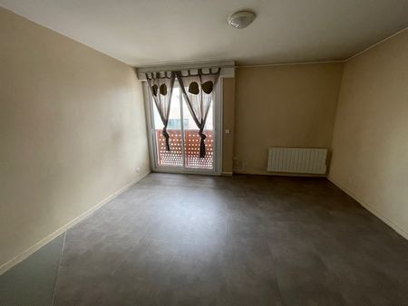 Location Appartement 1 pièce 22m² DEVILLE LES ROUEN 76250 - Photo 2