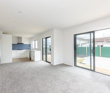 Modern Tawhero home - Photo 1