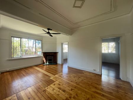 Spacious Two-Bedroom Flat with Ample Parking in Summer Hill - Photo 2