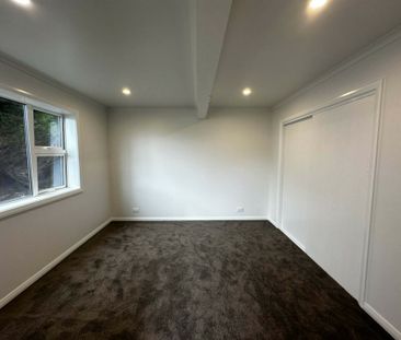 Tastefully renovated three bedroom home - Photo 3