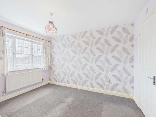 Besom Court, Tadley, RG26 - Photo 1