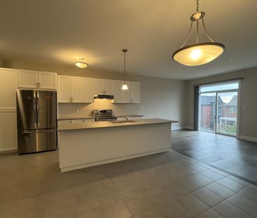 For Lease - 14 Sportsman Hill Street Unit# Upper Level, Kitchener, ... - Photo 4