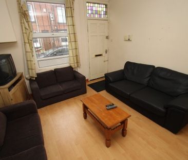 4 Bed - Welton Place, Hyde Park, Leeds - Photo 2