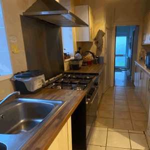 A Lovely Share in Cowley Room 6 - Photo 2