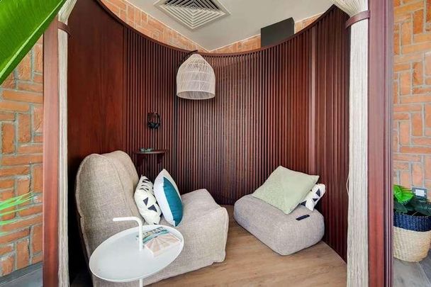 Uncle Southall, Southall, UB2 - Photo 1