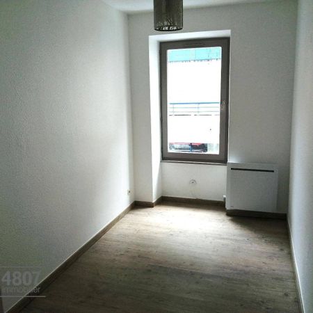 Location appartement rénové 2 pièces 40 m² à Cluses (74300) 5 - Photo 3