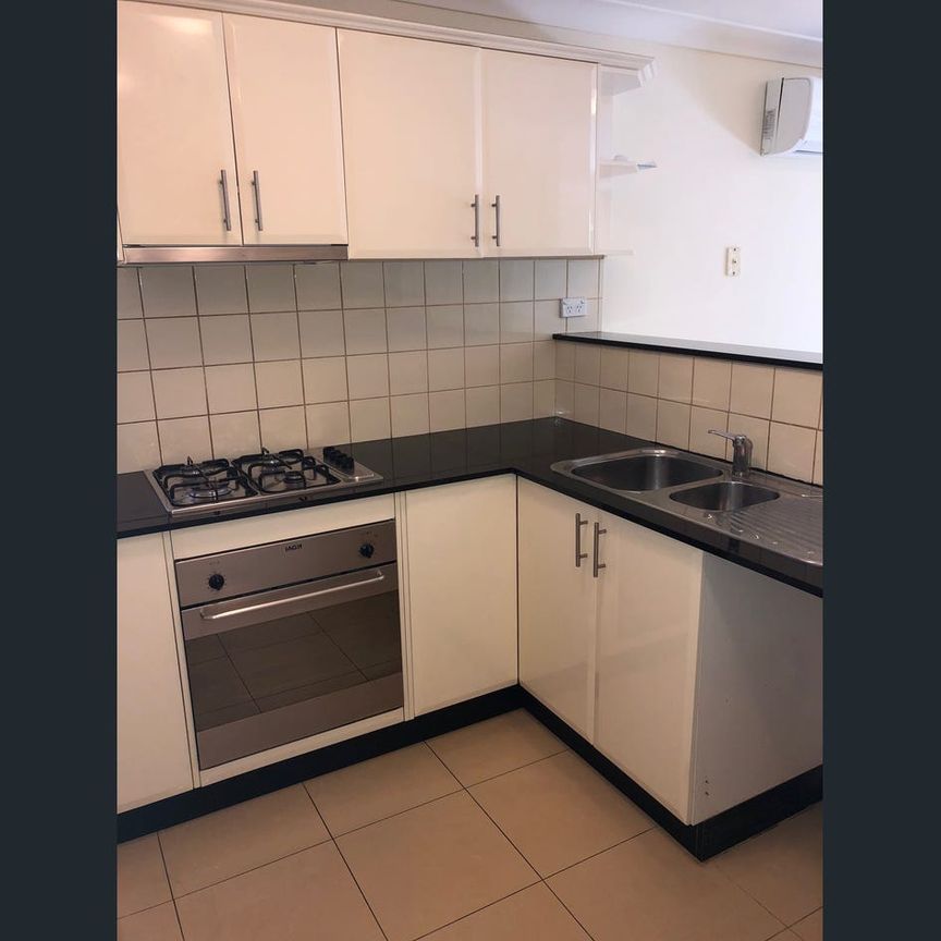 SPACIOUS 2 BEDROOM VILLA - Photo 1