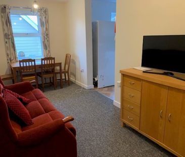 1 bed Apartment - To Let - Photo 5