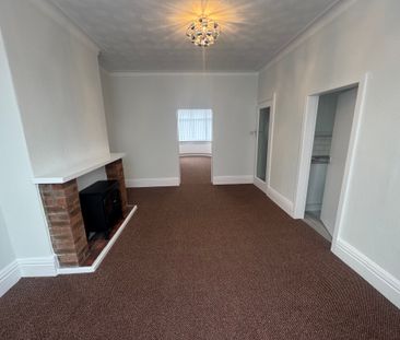 Warbreck Drive, Blackpool - Photo 2