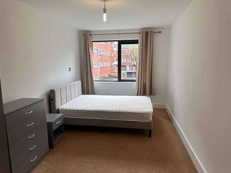 One bedroom located in Regal Court close to Fiveway's Station and Brindleyplace. - Photo 4