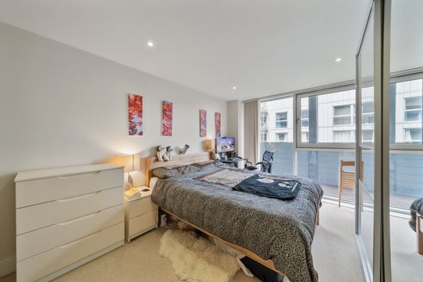 Merryweather Place, London, SE10 - Photo 1