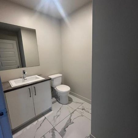 5 1/2 | occupation 1er juillet | Quartier Saint-Sauveur - Photo 3