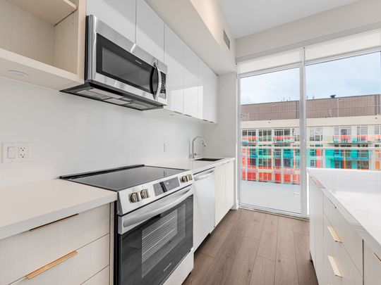 For Lease - 333 Sunseeker Avenue Unit# 627, Innisfil, Ontario - Photo 1