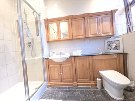 Convent Court, SL4, Windsor - Photo 4