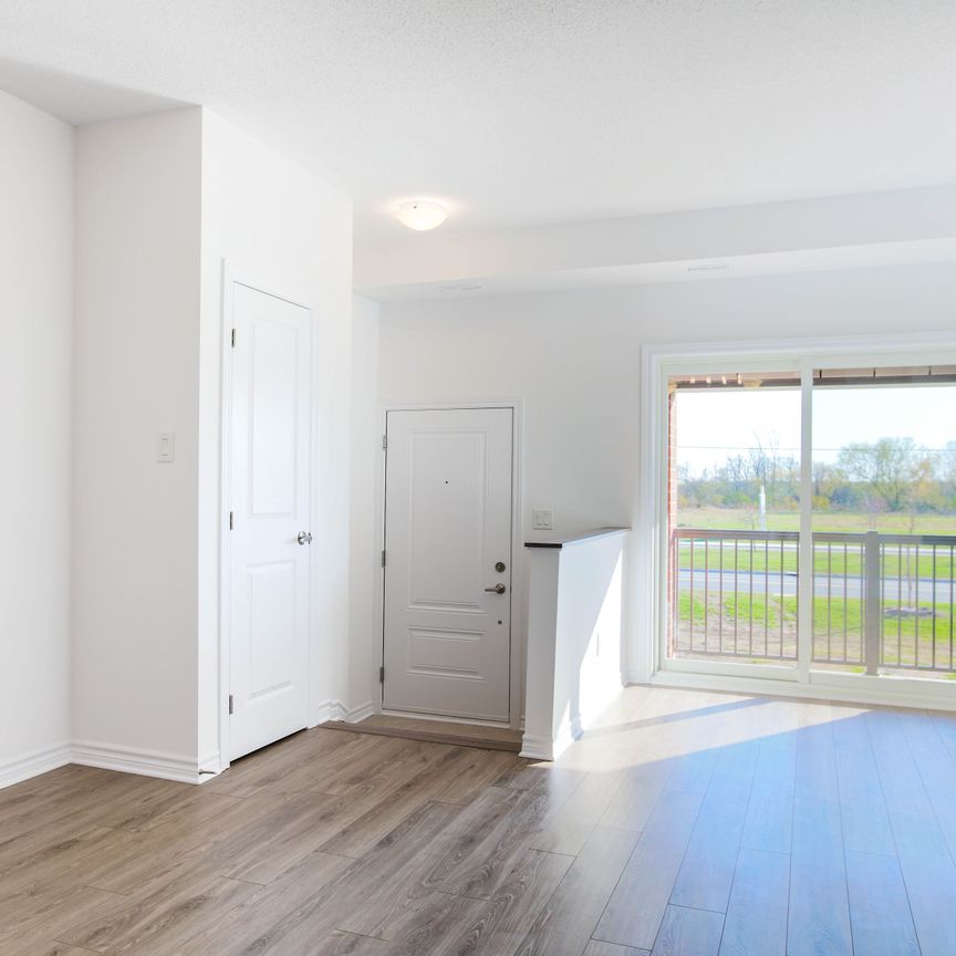 For Lease - 60 Jaguar Private Unit# H, Kanata, Ontario - Photo 1