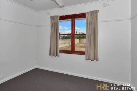 Freshly Updated 3-Bedroom Home – Horsham West - Photo 3
