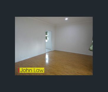 Beautiful Space Home, 700 meter to Cabramatta Station & 3 bedroom w... - Photo 4