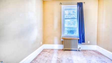 For Lease - 1110 Simcoe Street Unit# Upper #3, Oshawa, Ontario - Photo 4