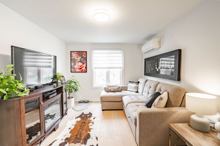 For Lease - 176 William Roe Boulevard Unit# Main, Newmarket, Ontario - Photo 4