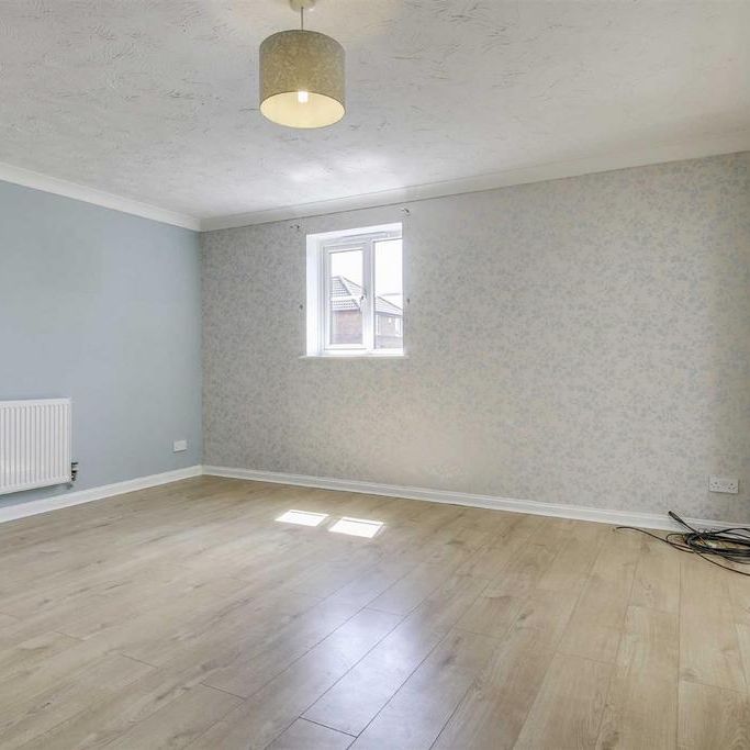 3 bedroom semi-detached house to rent - Photo 1