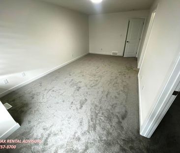 BRAND NEW 3 BED, 2.5 BATH, 2 STOREY TOWNHOUSE W/A DOUBLE ATTACHED G... - Photo 4