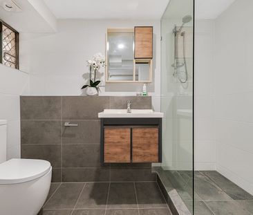 Spacious Family Home in Prime Camp Hill Location - Photo 5