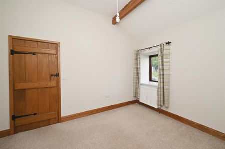 3 bedroom semi-detached house to rent - Photo 4