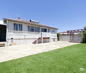 9 MONTH LEASE ONLY !!!! 3 X 1 BEACH BUNGALOW IN ROCKINGHAM !!! - Photo 5