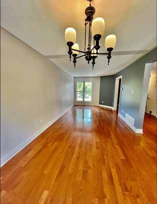 For Lease - 393 Pickering Crescent, Newmarket, Ontario - Photo 1