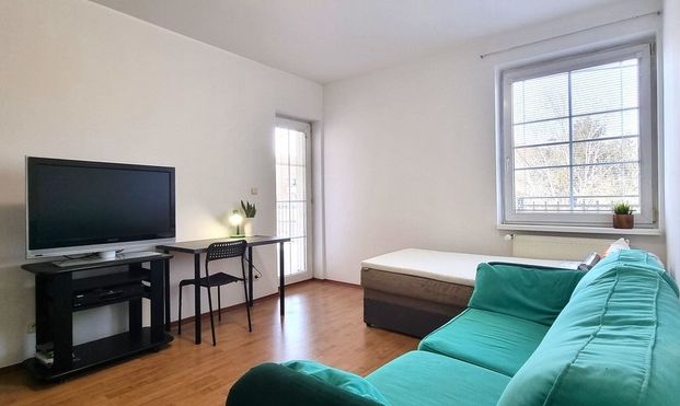 PRENÁJOM ZARIADENEJ IZBY S TERASOU NA 2. PODLAŽÍ V RD / BRATISLAVA IV - ZÁHORSKÁ BYSTRICA. - Fotografia 1