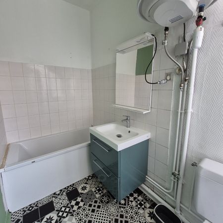 Location Appartement 1 pièce 40m² LENS 62300 - Photo 3