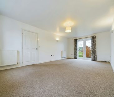 Semi-detached house to rent on - Photo 3
