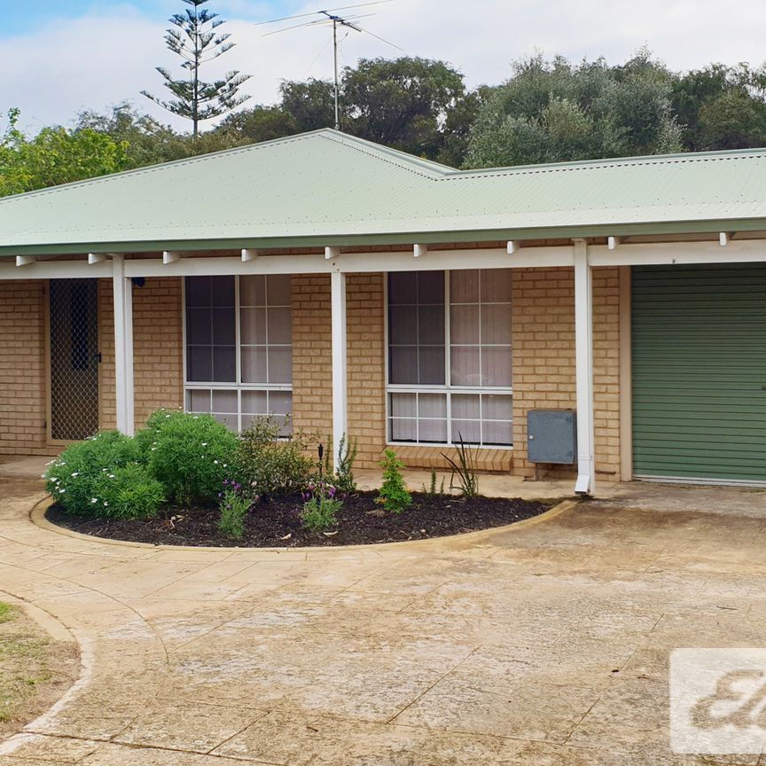 13 Crystaluna Drive - Photo 1