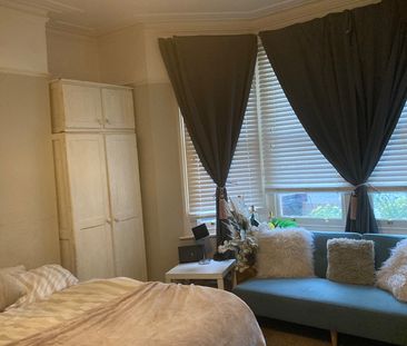 Room in a Shared Flat, Inchmery Rd, SE6 - Photo 6