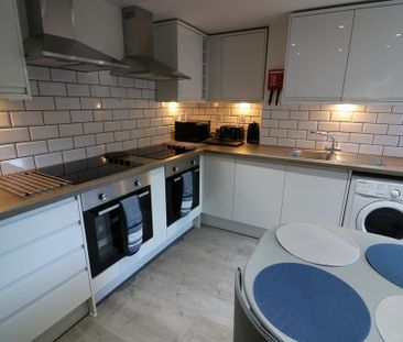 1 bedroom in a house share to rent - Photo 3
