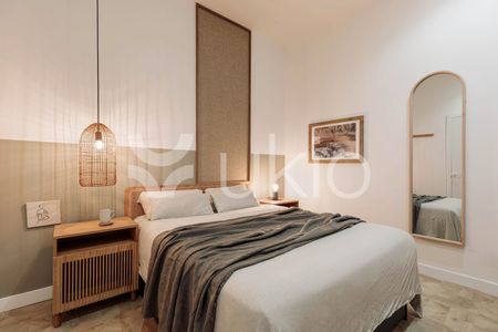 Apartamento de alquiler en Carrer de Fontanella, Barri Gòtic - Photo 3