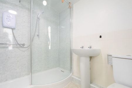 1 bedroom semi-detached bungalow to rent - Photo 2