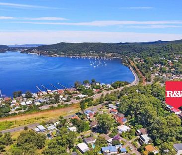 FAMILY HOME WITH STUDIO & WATERVIEWS! - Photo 4