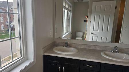 For Lease - 345 Gooding Crescent, Milton, Ontario - Photo 5