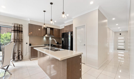 Charming 3-Bedroom Home in Brookfield - Photo 2