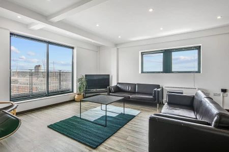 6 Bedroom Apartment - Photo 4