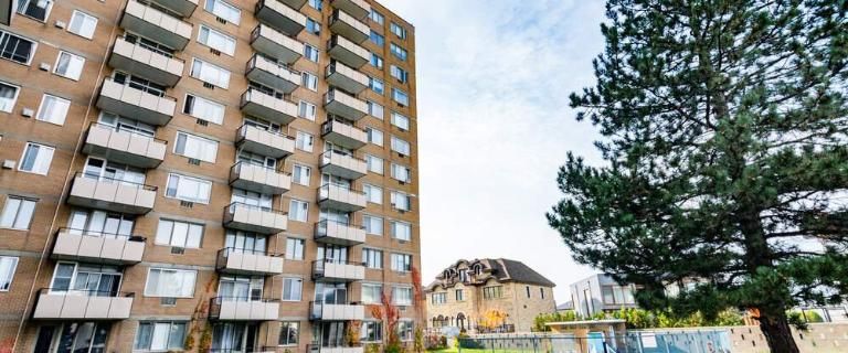 2 CH - 1 SDB - Côte Saint-Luc - $1,680 /mo - Photo 1