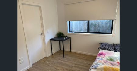 Near new complex - single room with private ensuite, all bills included - Photo 3