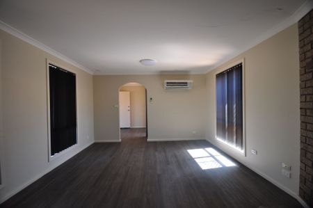 Spacious Coastal 3x2 Family Home - Photo 4