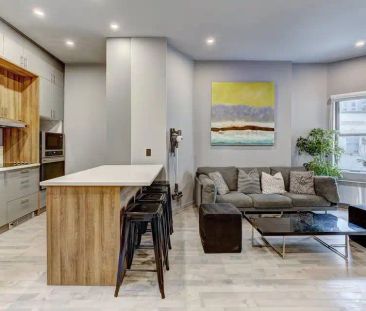 Stanley court — 402 - Photo 2