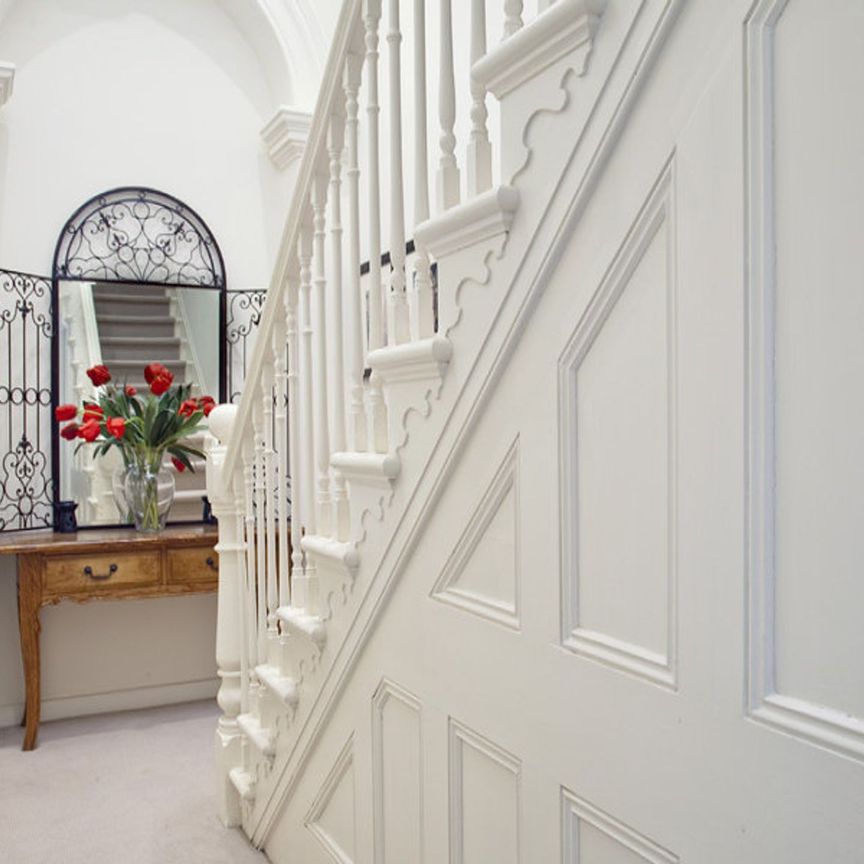 Gorgeous French Style Character with Front & Rear Balconies. Ideal to Work from Home. - Photo 1