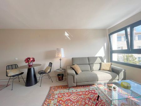 Elegante apartamento amueblado de un dormitorio, ascensor en zona Mercado del Olivar, Palma. - Photo 2