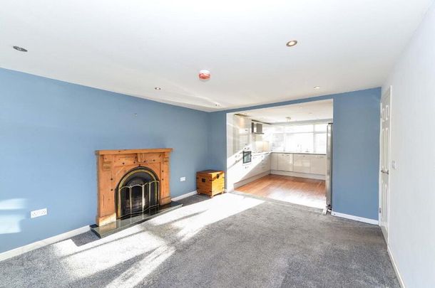 Flat 2 Knockhill Court, 359 Upper Newtownards Road, Belfast, BT4 3LF - Photo 1